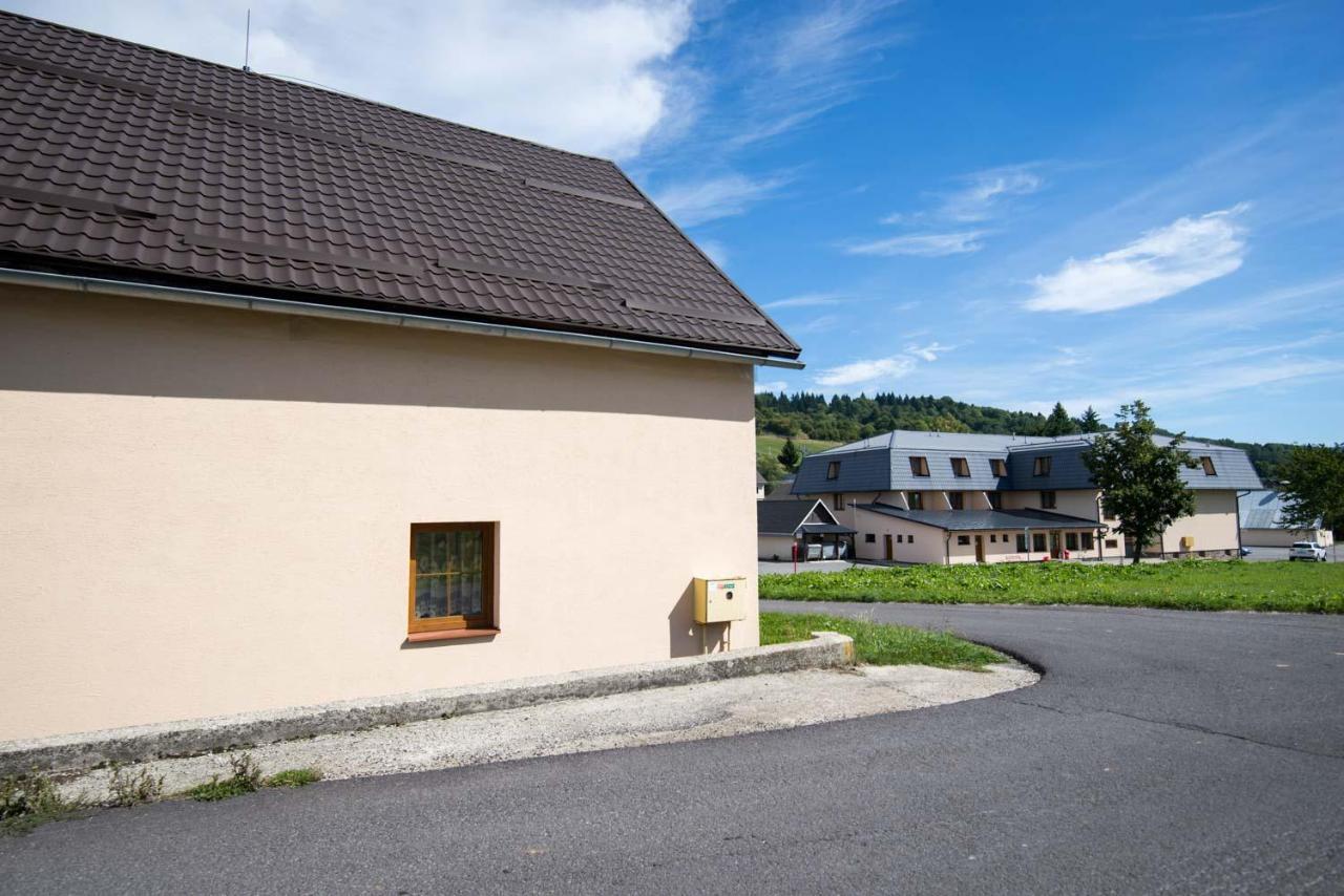 Krahule Konica Hotell Exteriör bild