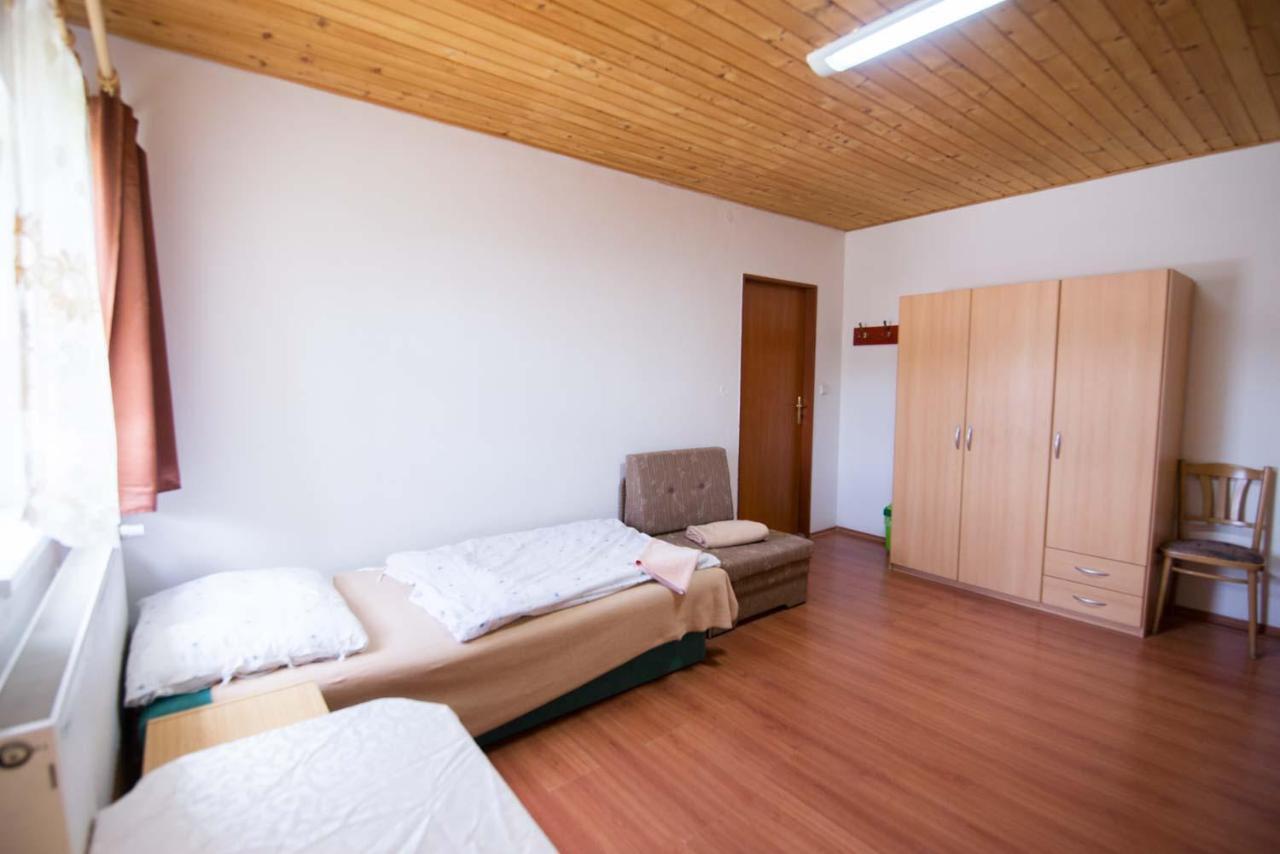 Krahule Konica Hotell Exteriör bild